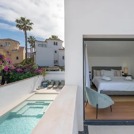 Golden Mile 4 Ensuite Br Private Pool