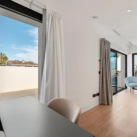 Golden Mile 4 Ensuite Br Private Pool