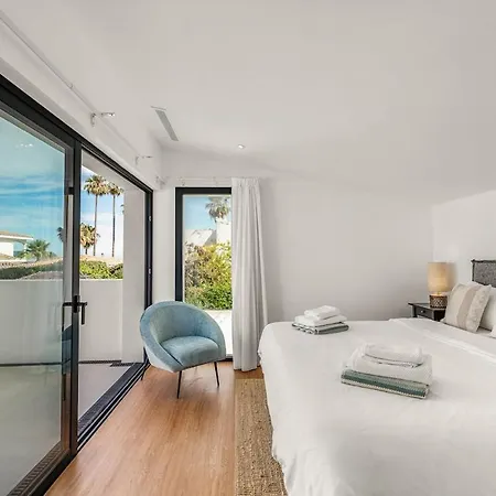 Golden Mile 4 Ensuite Br Private Pool